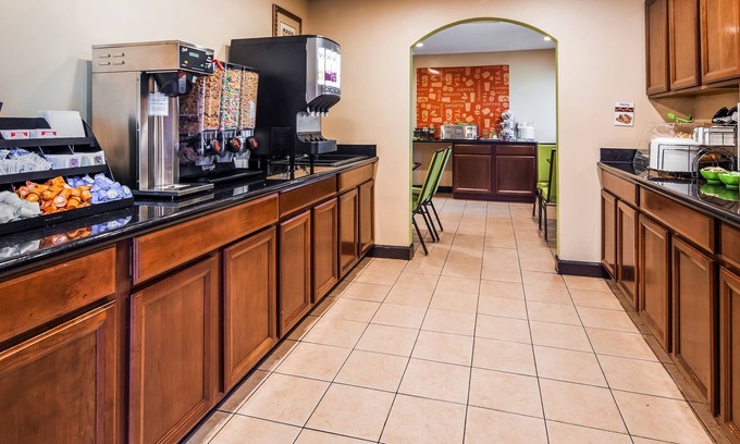 East Brunswick Hotel | Comfortable Stay at SureStay Hotel, East Brunswick