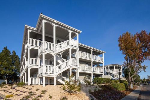 Fairfield Hotel | Comfortable Stay at SureStay Hotel in Napa Valley
