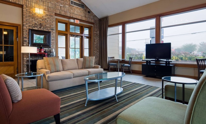 Covington Hotel | Welcoming Stay at SureStay Plus by Best Western Covington