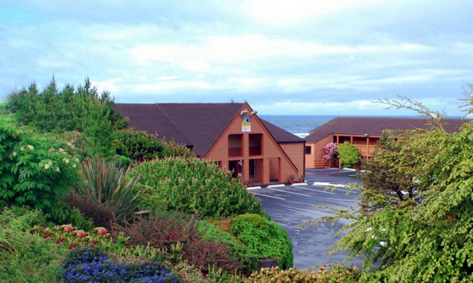 Gold Beach Hotel | Comfortable Stay at SureStay Plus Hotel in Gold Beach