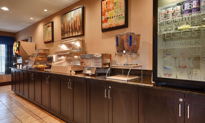 Roanoke Rapids Hotel | Comfortable Stay at SureStay Plus Hotel Roanoke Rapids