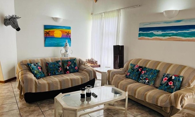 Port Edward House | Relaxing Surf and Sun Accommodation with Oceanfront Pool