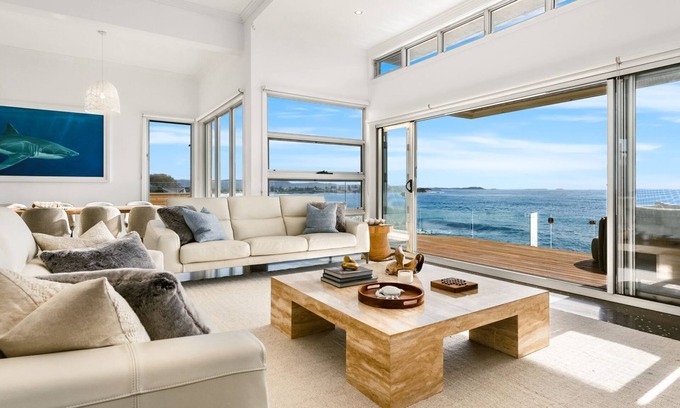 Shellharbour House | Oceanfront Surf Beach House - Perfect for Family Getaways