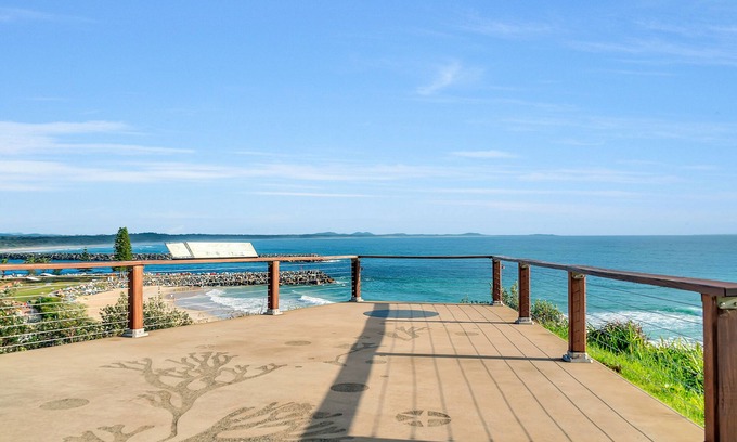 Port Macquarie Hotel | Family-Friendly Surf Beach Motel Port with Breakfast & Kitchen