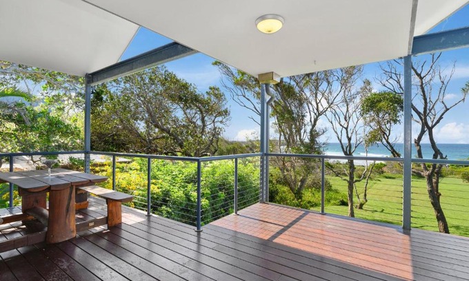 Arrawarra Headland House | Beachfront Retreat at Surf Break: Family-Friendly Escape