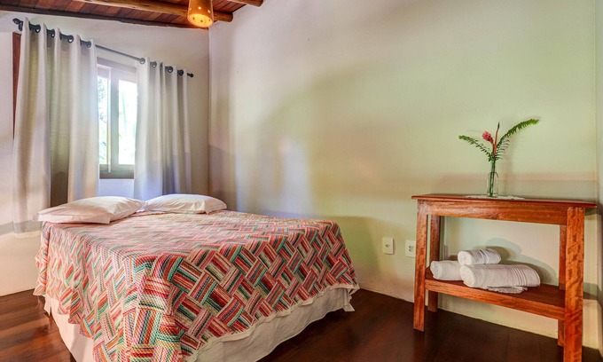 Itacare House | Pet-Friendly Surf Camp with Pool Near Praia da Concha