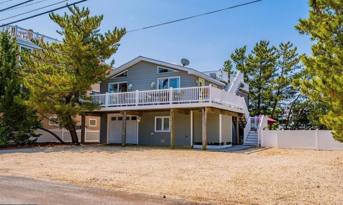 North Beach House | Beachside Bliss: Surf City Home with Pool & Ocean Views