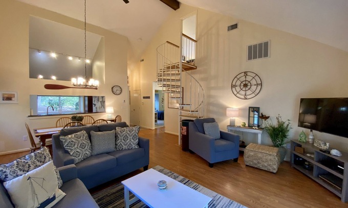 Brewster Condo | Exquisite Ocean Edge Patio Home with Pool Access & A/C