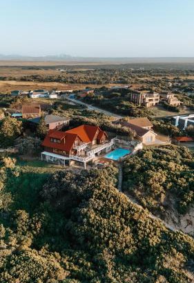 Paradise Beach Cabin | Beachfront Surf Lodge in South Africa with Ocean Views