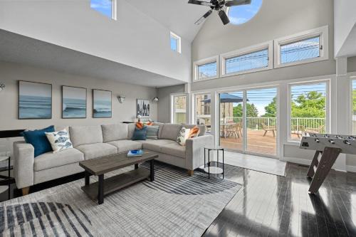 Saint Joseph House | Experience Surf Loft: Family & Pet-Friendly Retreat