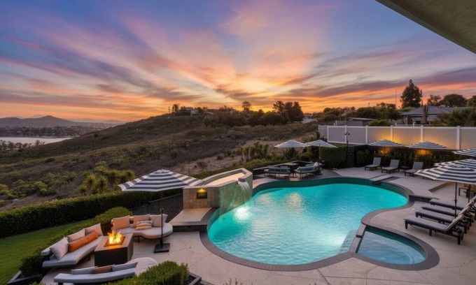 Del Cerro House | Surf to Skyline | 6BR Luxury Stay w/Stunning View