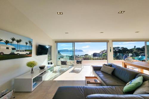 Hot Water Beach House | Relax at Surf View Hot Water Beach - Family-Friendly Escape