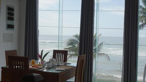 Kathaluwa House | Oceanfront Surf View Resort: Guest Rated 8.9/10