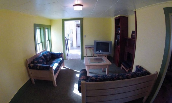 Moody Apartment | Adventure Awaits: Ideal for Surfers and Outdoor Enthusiasts
