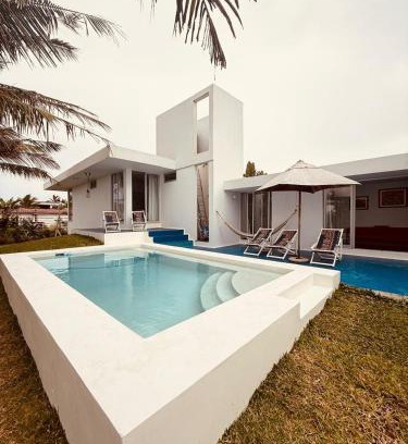 Ponta d'Ouro House | Oceanfront Retreat at Surfers Spot - Child Friendly Escape