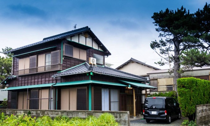 Nishina House | Surfs up! Beautiful Beach House with Onsen, in Nishiizu.