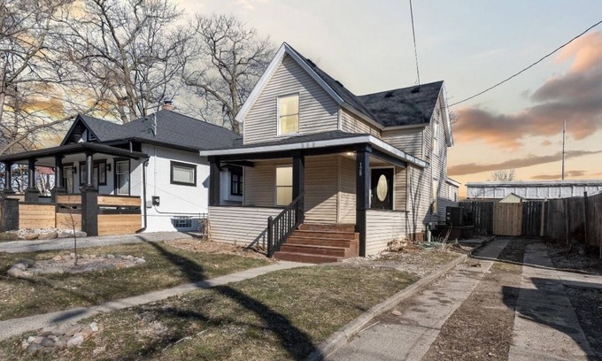 Lansing House | Beachfront Retreat: 4 BR Home with Pet-Friendly Amenities