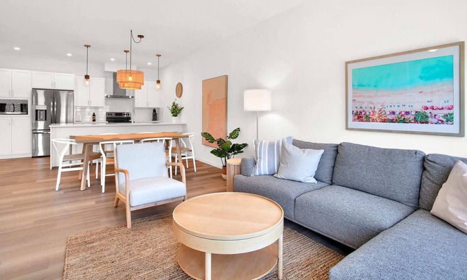 Airdrie House | Surfs Up in South Point | Perfect for Families! |
