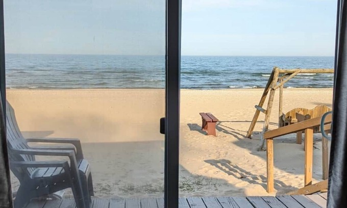 Oscoda House | (Surfside #6) 2 BR Beach Front Cottage On Lake Huron
