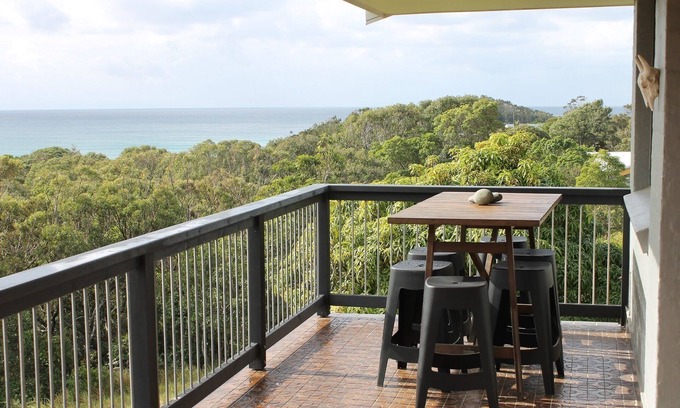 Scotts Head House | Cozy Surfside Lookout at Scotts Head - Family Friendly Stay