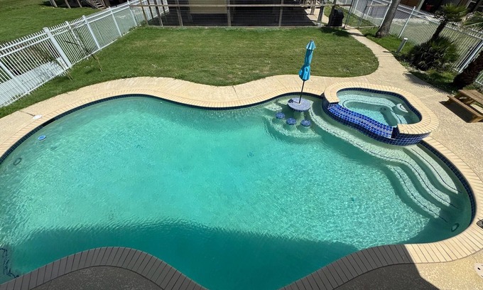 Surfside Beach House | Surfside Oasis Family Retreat: Beachfront, 2 houses, 6 Bed/6 Bath, Pool, Spa