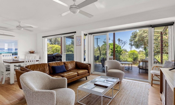 Culburra Beach House | Pet-Friendly Surfspray - Absolute Beachfront Bliss Await