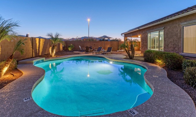 Surprise Farms House | Elevate Your Stay: Mountain Views, Pool & Spa Retreat