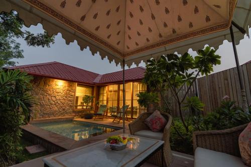 Jodhpur Hotel | Explore Surpura Bagh: 4-Star Retreat with Pool & Breakfast