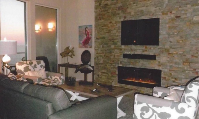Galveston Condo | Unforgettable Ocean Views with Weekend Specials for January