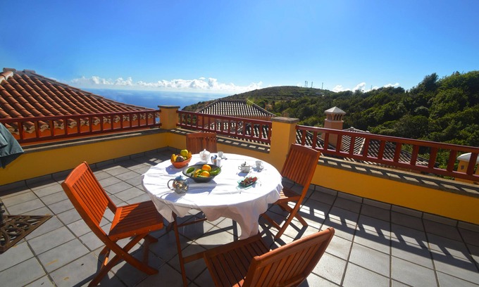El Granel Cottage | Idyllic Retreat Near Santa Cruz de La Palma Orchards