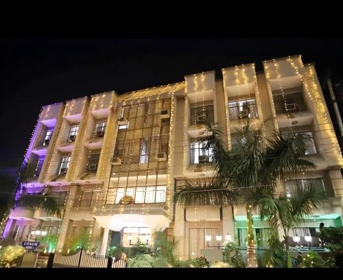 Noida Hotel | Guest Rated: Surya Palace Noida with Family-Friendly Amenities