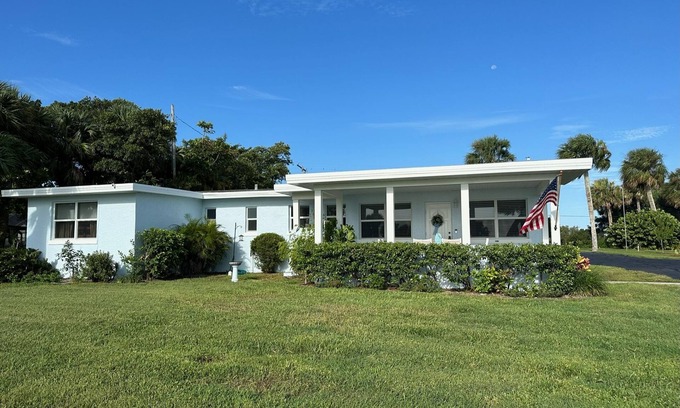 Fort Pierce House | Discover Susannah River House by Indian River Lagoon