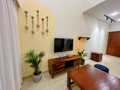 Bambolim Apartment | Susegad Stays, Near bambolim beach, opp Grand Hyatt