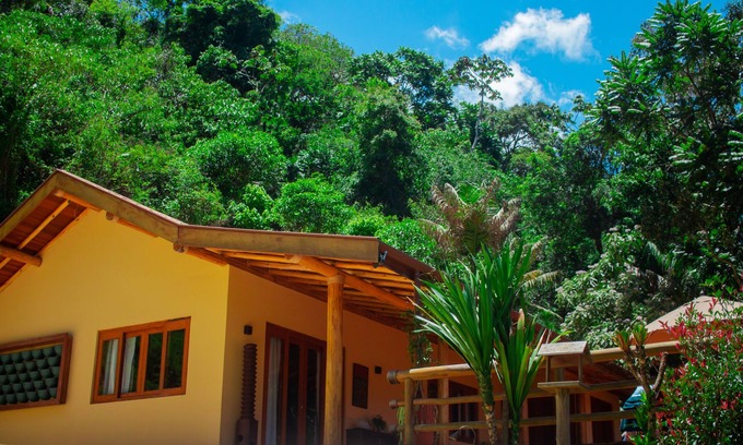 Santo Antonio do Pinhal Hotel | Eco-Friendly Mountain Retreat with Breakfast & Pet Amenities