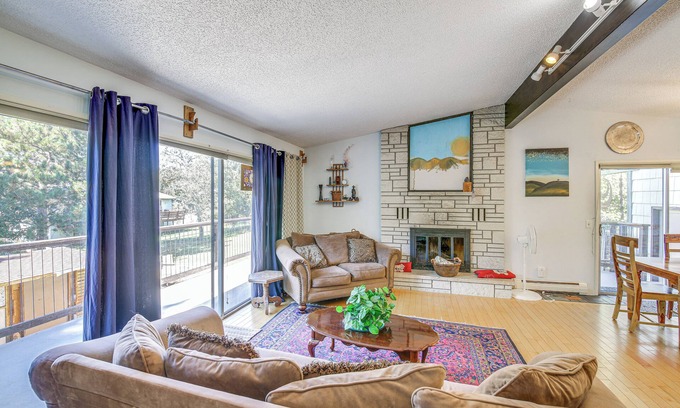 Upper Rattlesnake House | Top-Rated Rattlesnake Valley Retreat: Pet-Friendly Oasis