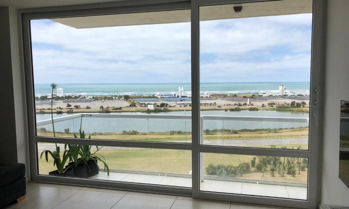 Punta Mogotes Apartment | Relax at Susurros del Mar: 4-Star Oceanfront Retreat