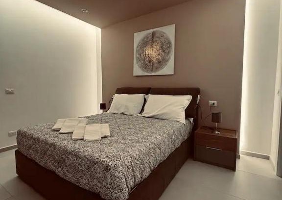 Mercogliano House | Indulge in Susy Apartment with Relaxing Jacuzzi Experience