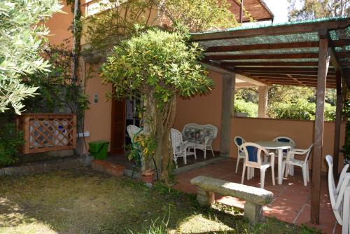 Fetovaia Apartment | Ideal Getaway at Susy, Steps from Fetovaia Beach