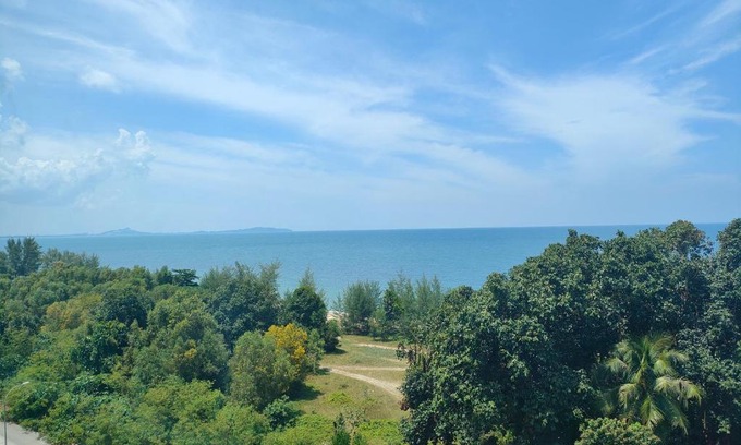 Pelindung Apartment | Experience Sutra Damai Seaview: Rated 9/10 with Oceanfront Access