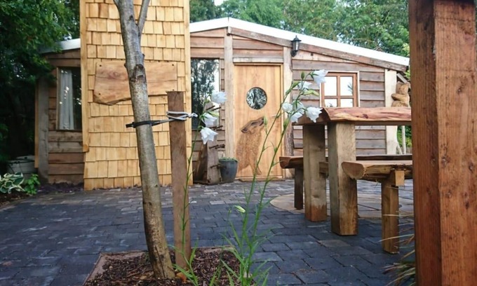Hatherton House | Cozy 2-Bed Cabin in Sutton Coldfield with Spa & Hot Tub