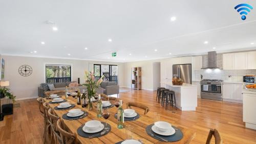 Sutton Forest House | Relax at Sutton Forest Retreat: Family-Friendly Sophies Farmhouse