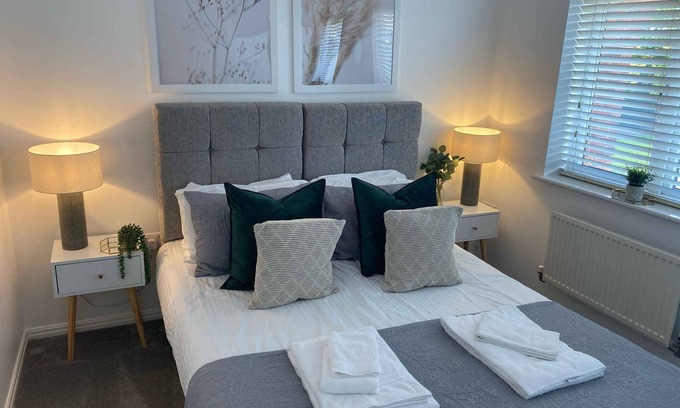 Thatto Heath Cabin | Discover Sutton Heath Lodge: Family-Friendly Retreat