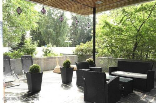 Etelainen District Villa | Beautiful Kaskisaari Home Near Helsinki with Ocean Views