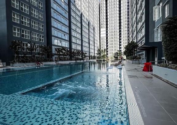 Kajang Apartment | Relaxing SUWAN Guesthouse: 2BR Apartment with Pool Access