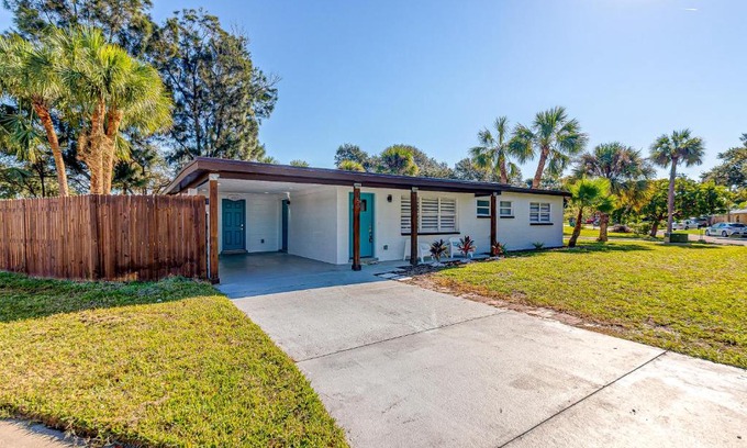 Venetian Way House | Family-Friendly Suwannee Lane with Top Guest Ratings
