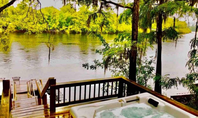 Bell House | Experience the Suwannee River Hideaway: Family-Friendly Retreat