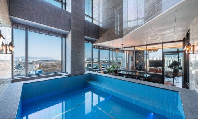 Guun-dong Hotel | Eco-Friendly Stay at Suwon Guundong Partyz with Breakfast