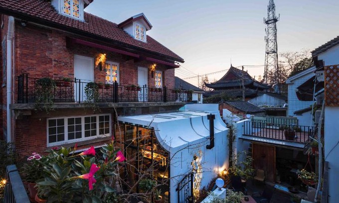 Suzhou Old Town House | Discover Suzhou Houlishenghuo Guesthouse: Family Friendly Stay