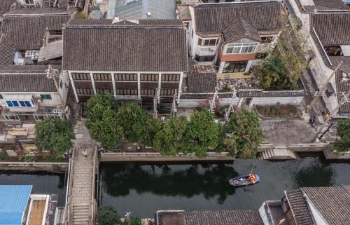 Suzhou Old Town House | Pet-Friendly Stay at Suzhou Jade Snow Lodge - Rated 9/10