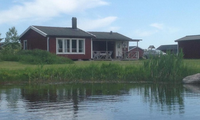 Kopingsvik House | Relaxing Svalsjöns Stugor Öland with Private Beach Access